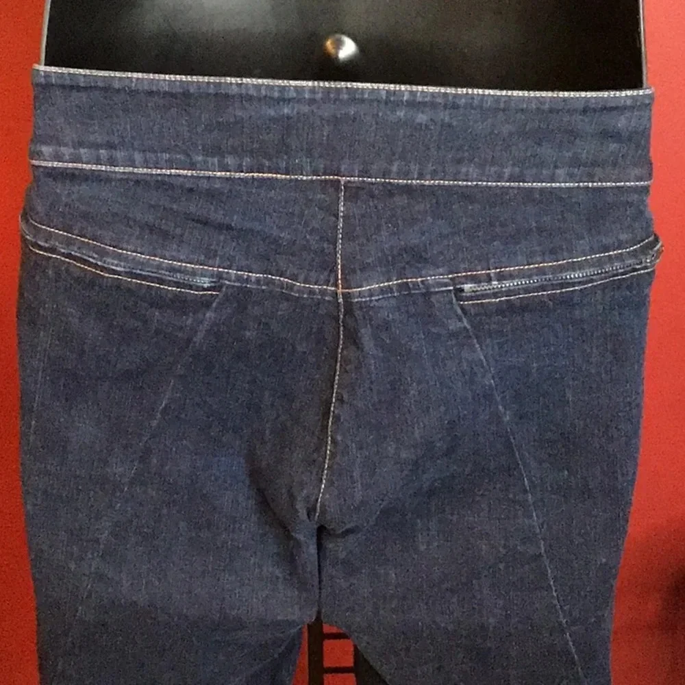 Kenneth Cole 97% cotton